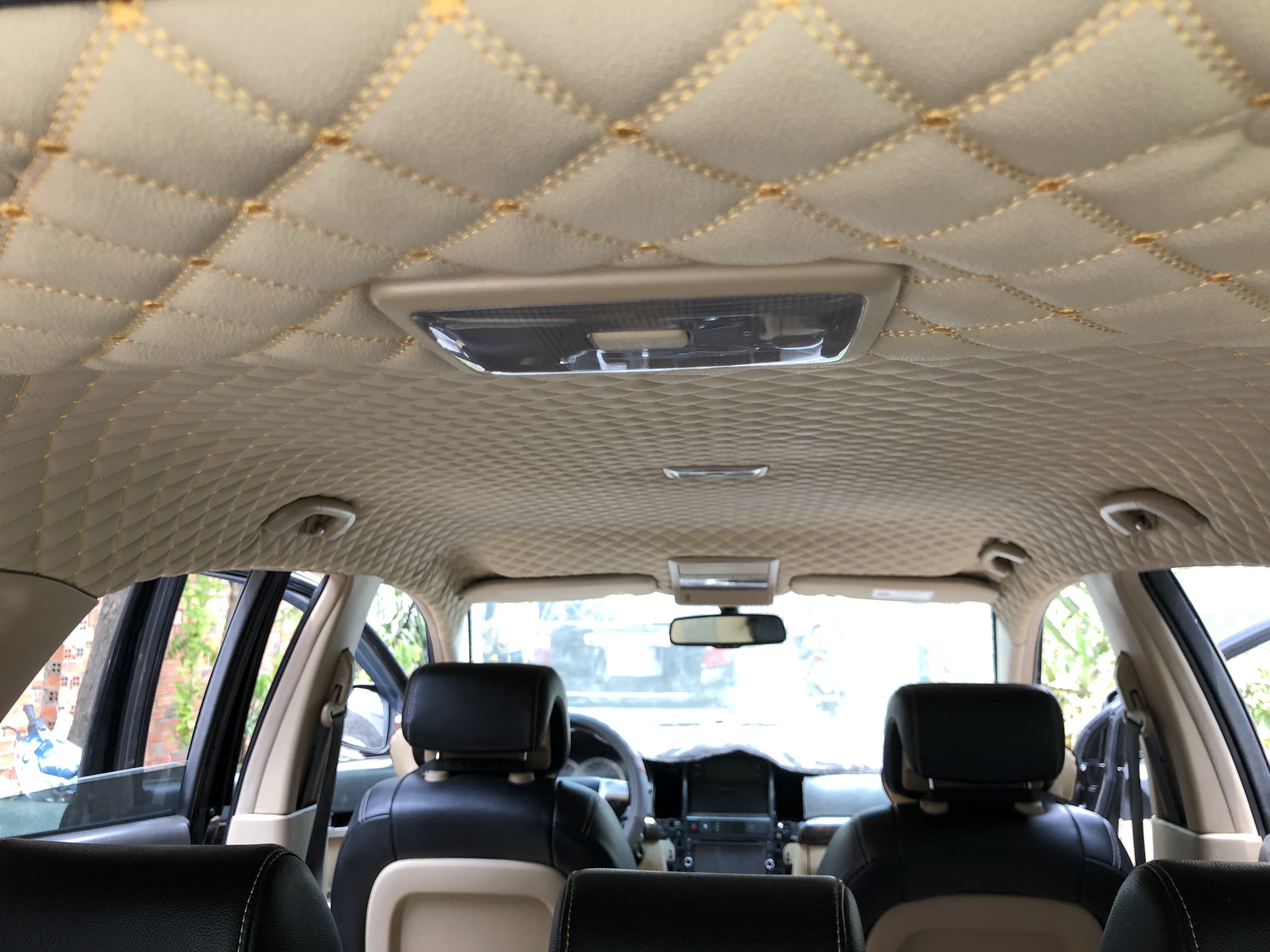 CÓ NÊN BỌC TRẦN XE Ô TÔ KHÔNG? BỌC TRẦN DA XE Ô TÔ LOẠI NÀO TỐT NHẤT? 2 Bọc Trần Xe Ô Tô