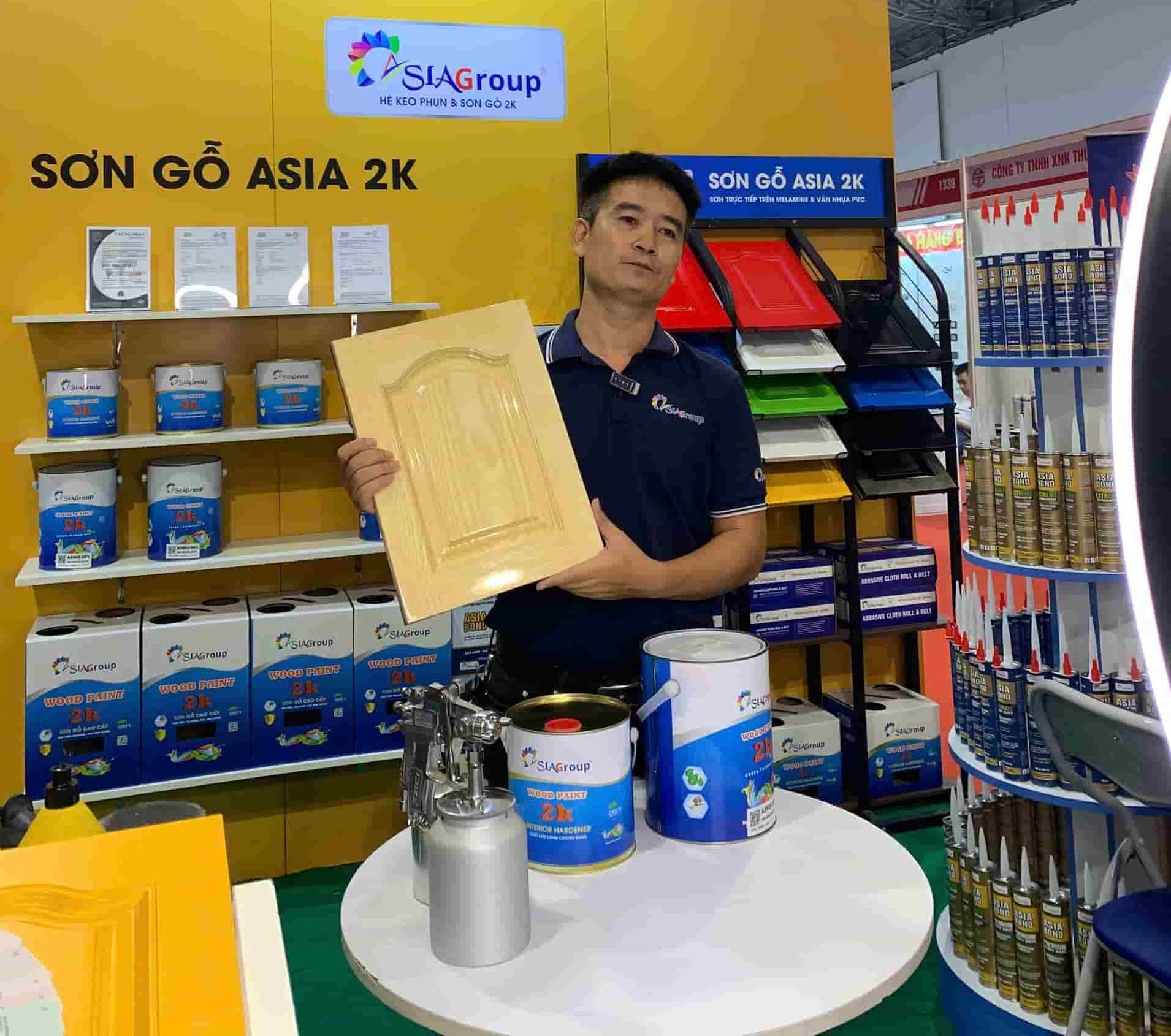 Sơn gỗ 2k mờ 50% tại VietBuild